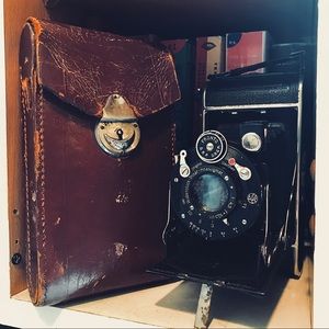 Vintage 1920/30s German Folding Camera w/Case